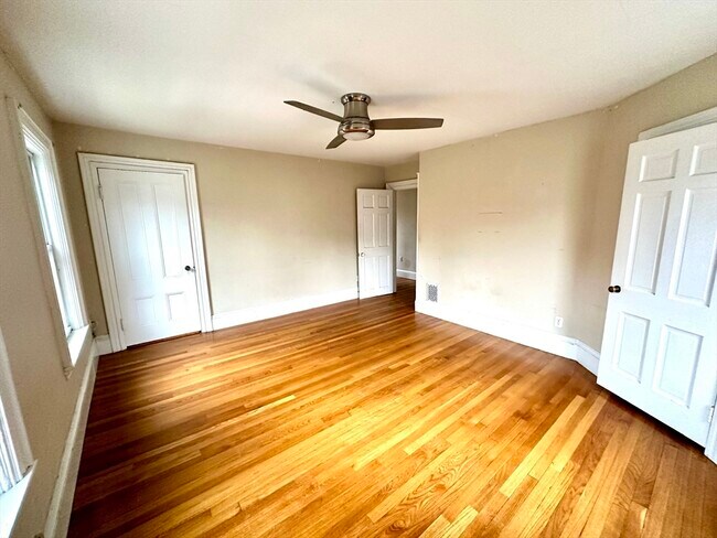 Building Photo - 6 Grant St