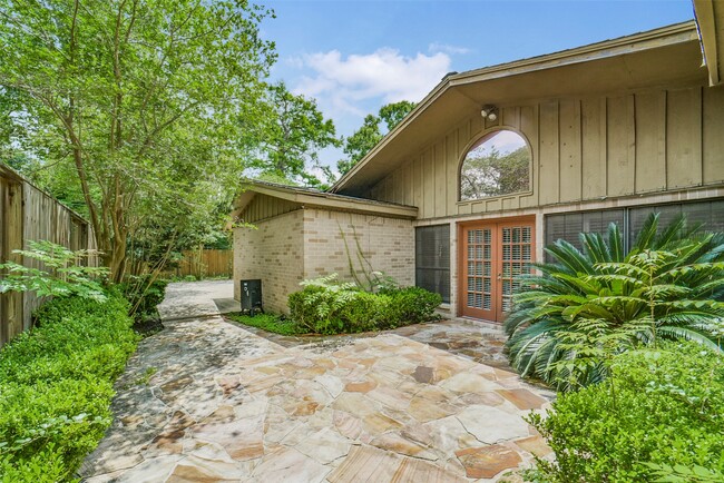 Building Photo - 5147 Beechnut St