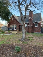 Building Photo - 301 Clifford St