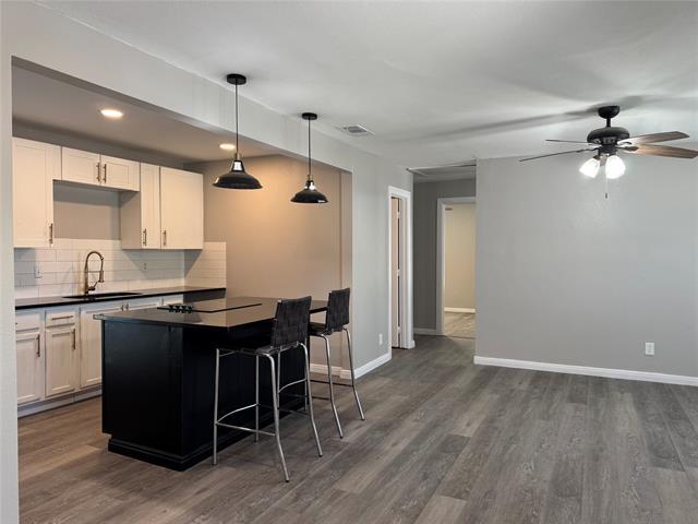 Building Photo - 2218 Farola Dr