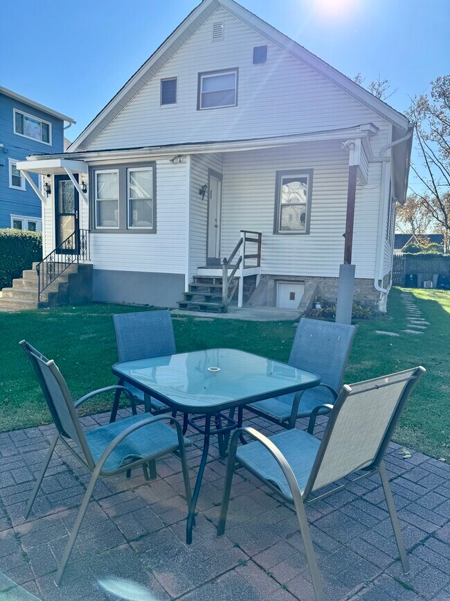 Building Photo - 1239 Disston St