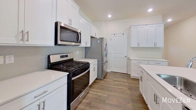 Building Photo - 1131 Staghorn Ave