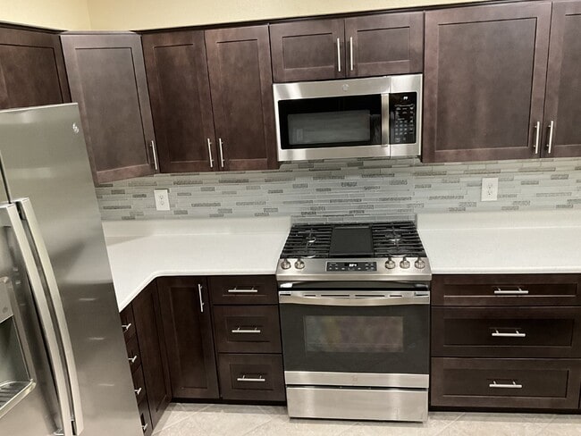 Building Photo - 129 Splitrock Ln