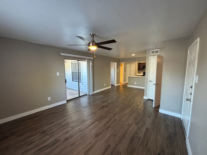 Building Photo - 1400 Clarewood Dr