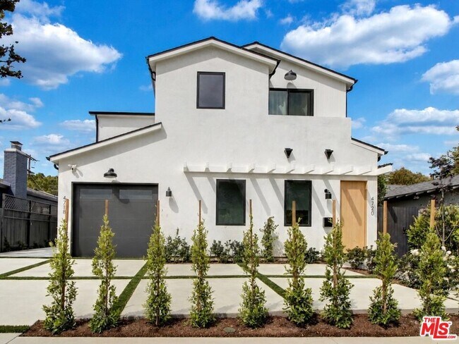 Building Photo - 4720 Marshall Dr