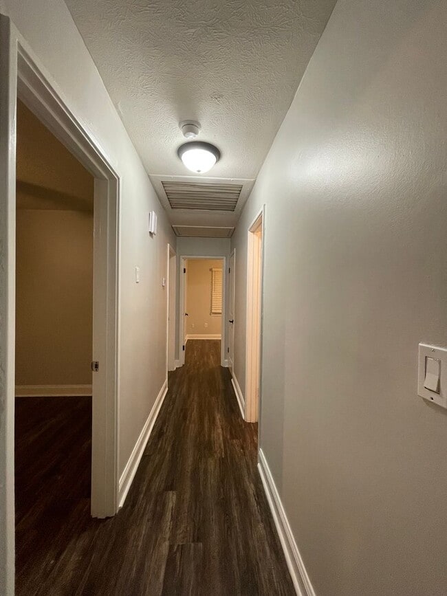 Building Photo - 3461 Dundale Rd