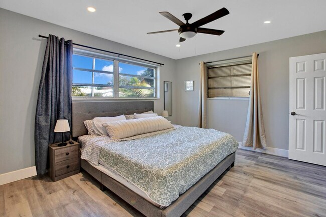 Building Photo - 2632 Madison St