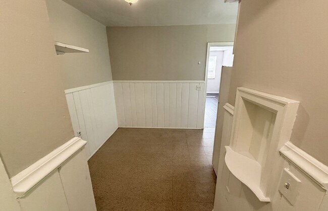 Building Photo - 3025 Clifton Ave