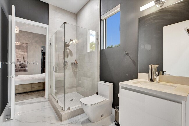 Building Photo - 10223 NW 75th Terrace