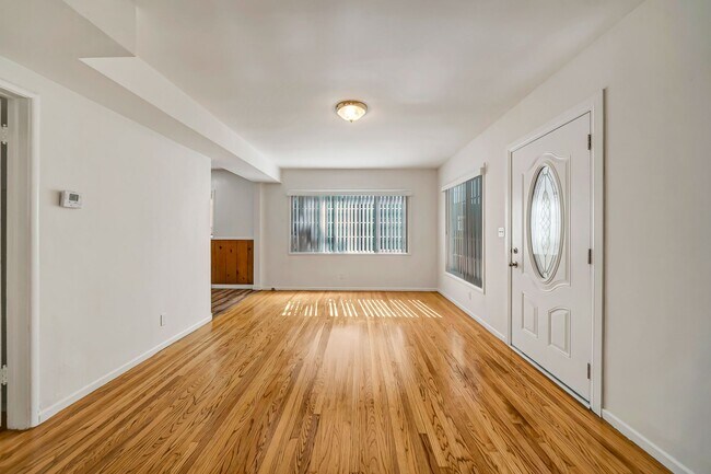 Building Photo - 654 Patterson-