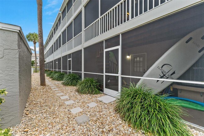 Building Photo - 737 Pinellas Bayway S