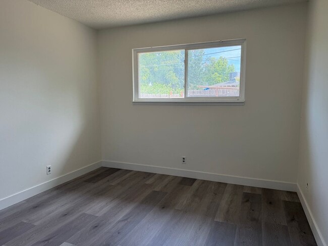 Building Photo - 2635 Moderna Ct