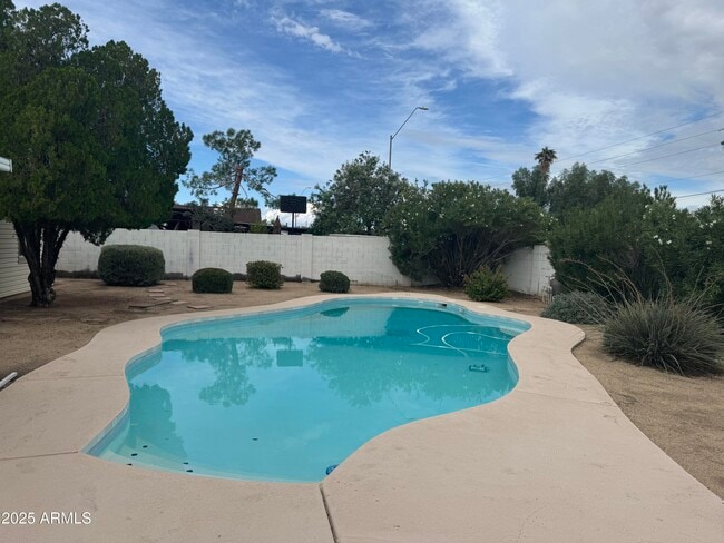 Building Photo - 14225 N 39th Way