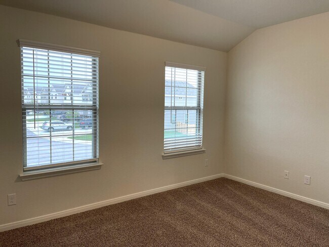 Building Photo - 2222 Sandlewood Cove