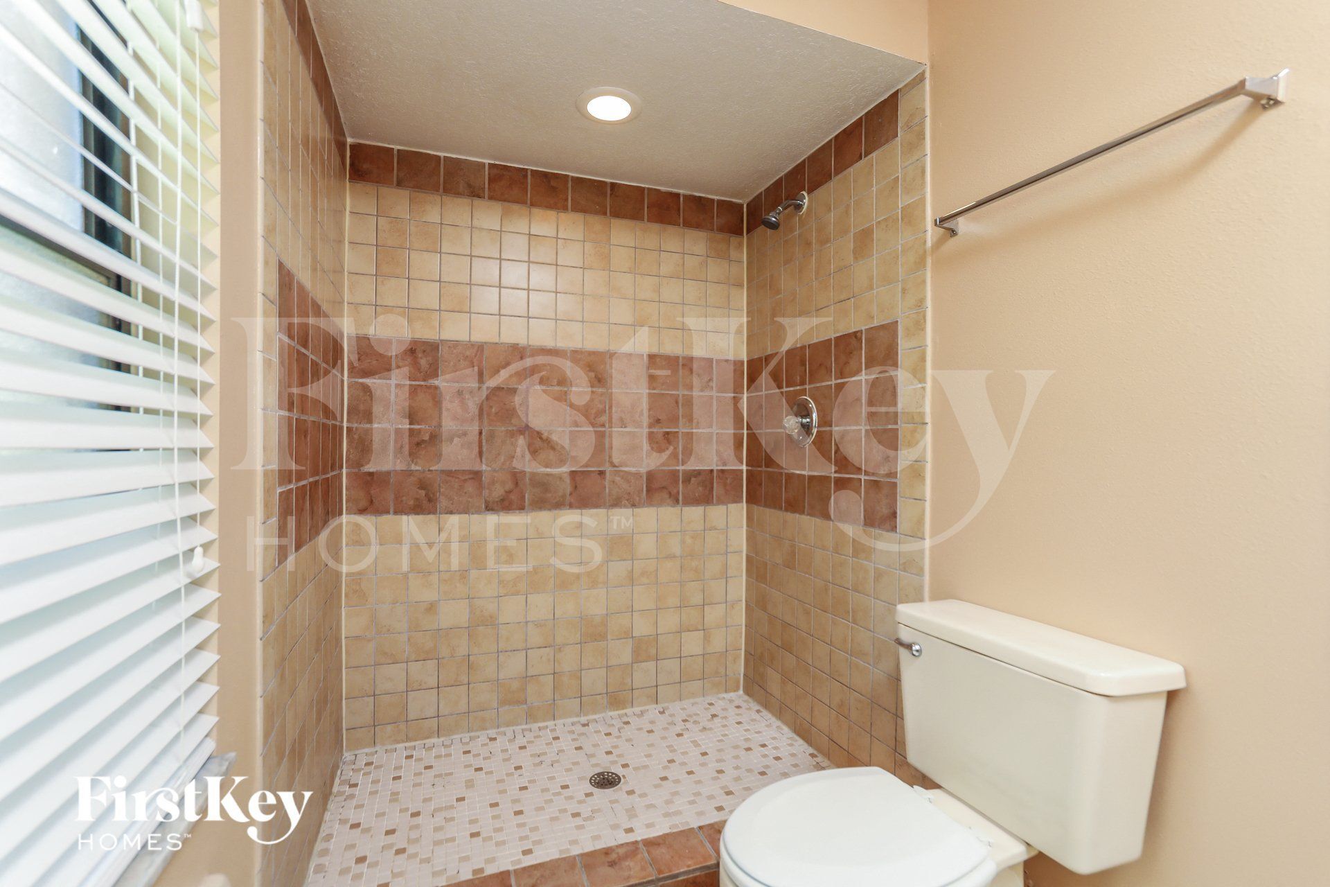 Building Photo - 988 Glenview Cir