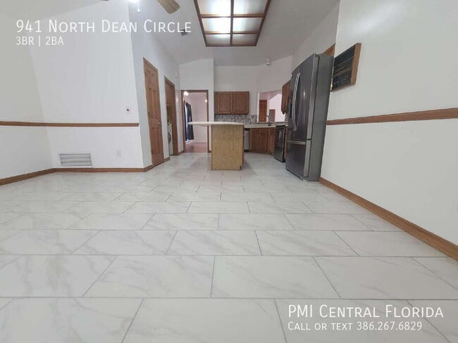 Building Photo - 941 N Dean Cir