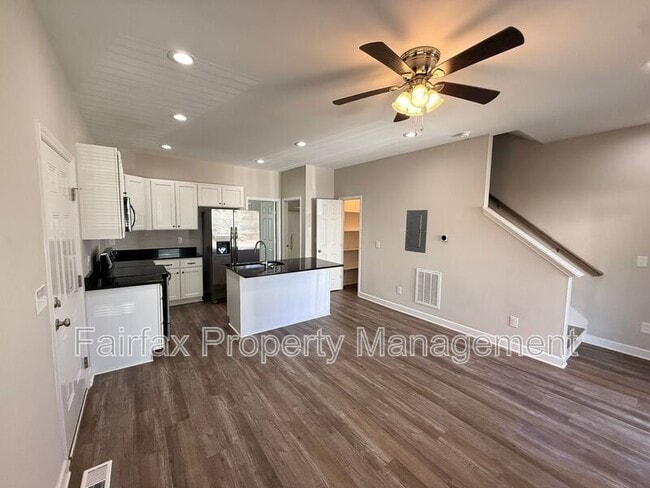 Building Photo - 1118 Eva St