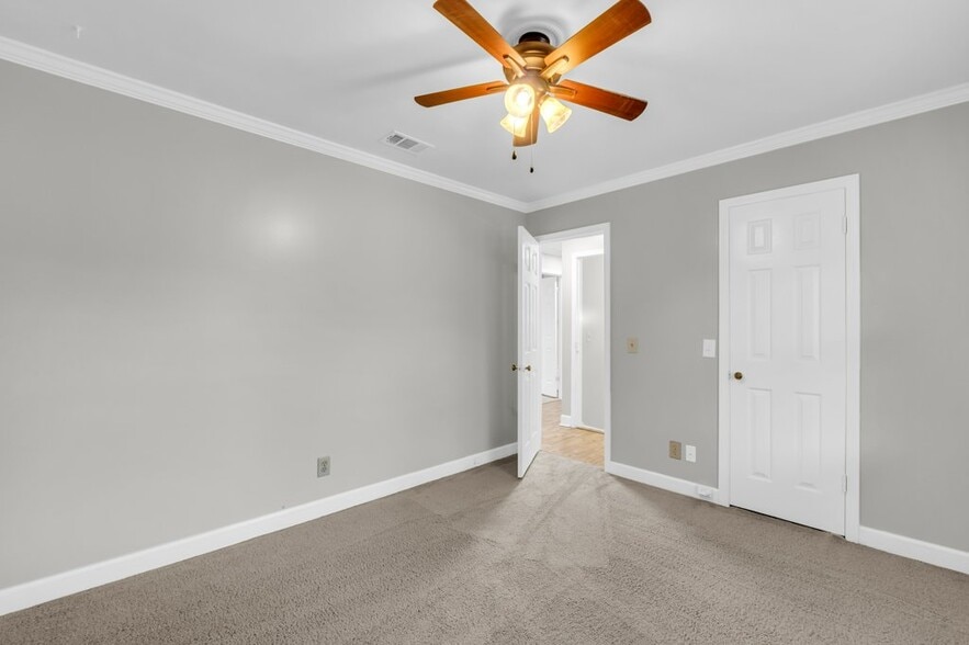 Building Photo - 1609 Chickasaw Dr