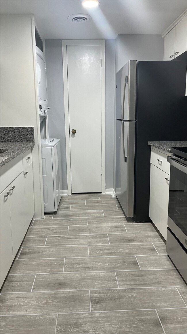 Building Photo - 12633 Memorial Dr