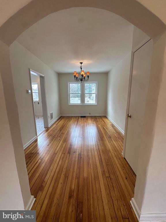 Building Photo - 613 Geddes St