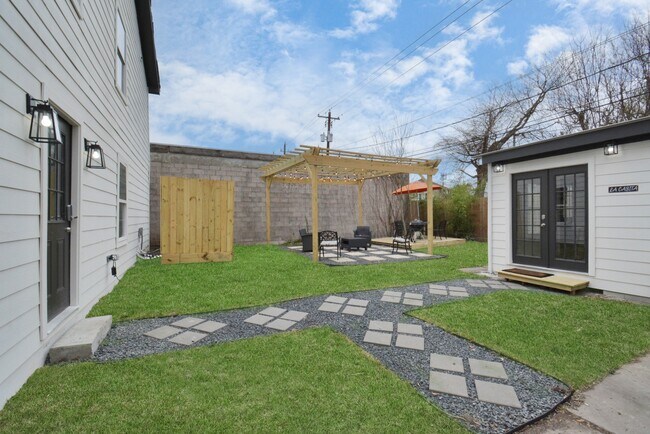 Building Photo - 5215 Palmer St