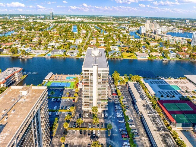 Building Photo - 2017 S Ocean Dr