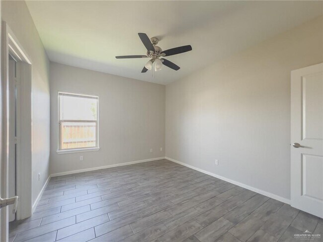 Building Photo - 14 Sandpiper Ave