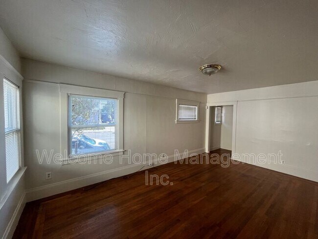 Building Photo - 1940 California St