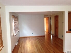 Building Photo - 210 Tompkins St