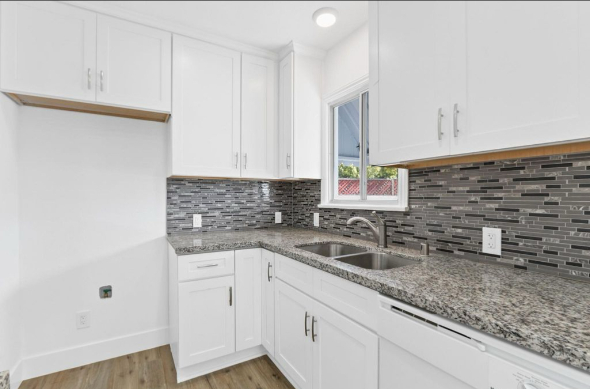 Building Photo - 2432 Belmont Ave