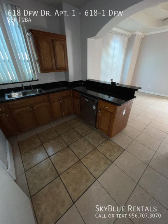 Building Photo - 618 DFW Dr