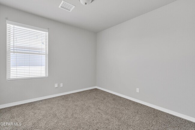 Building Photo - 12260 Desert Wolf Ave