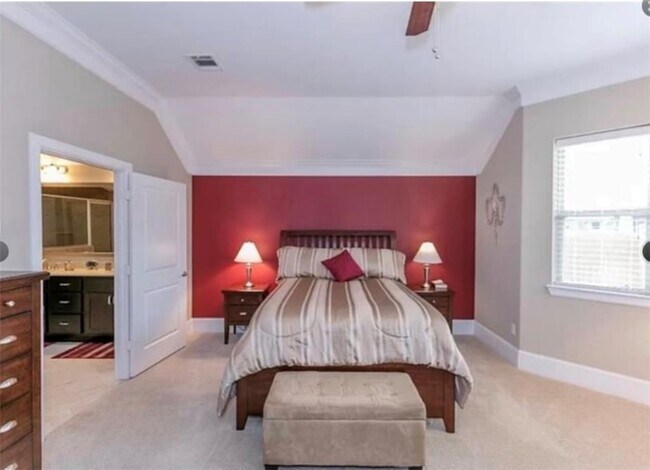 Building Photo - 2513 Hailes Ln