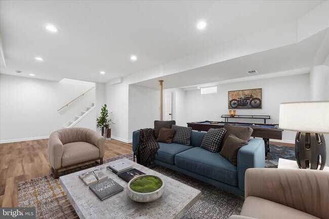 Building Photo - 9500 Windbeat Way