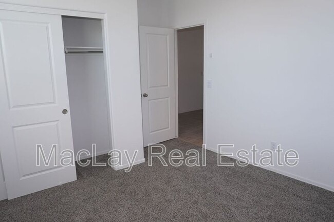 Building Photo - 1164 W Chimes Tower Dr