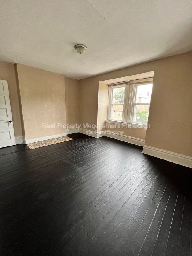 Building Photo - 218 Kearsarge St