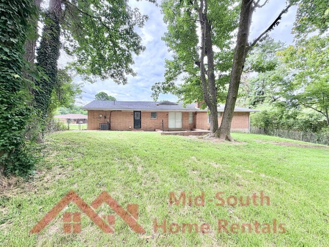 Building Photo - 480 Whiteville Ave