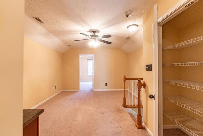 Building Photo - 389 Livingston Dr