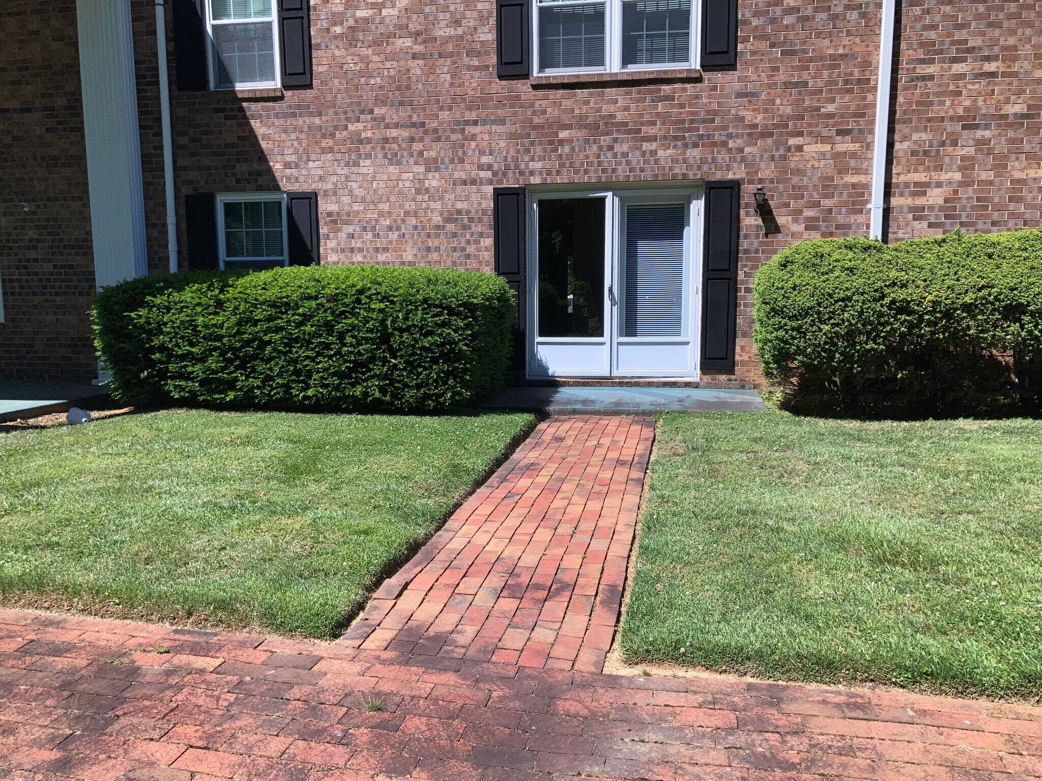Building Photo - 611 E Mountcastle Dr