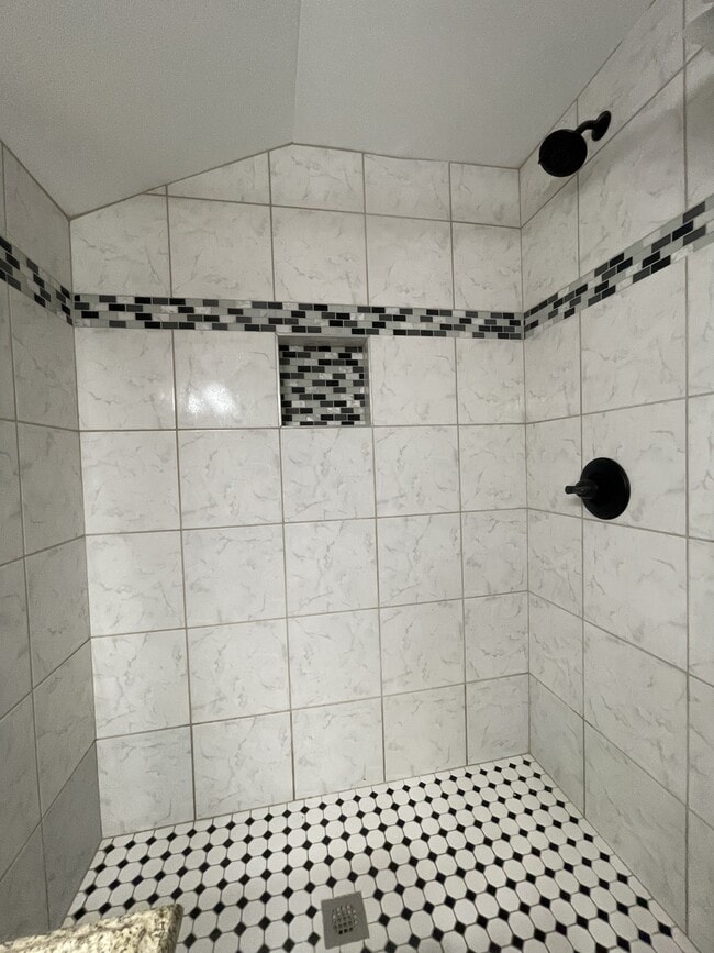 Building Photo - 101 Honeycutt Dr