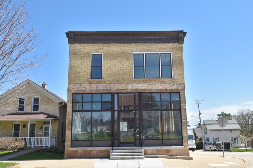 Front of Building Exterior - 104 E Prospect St