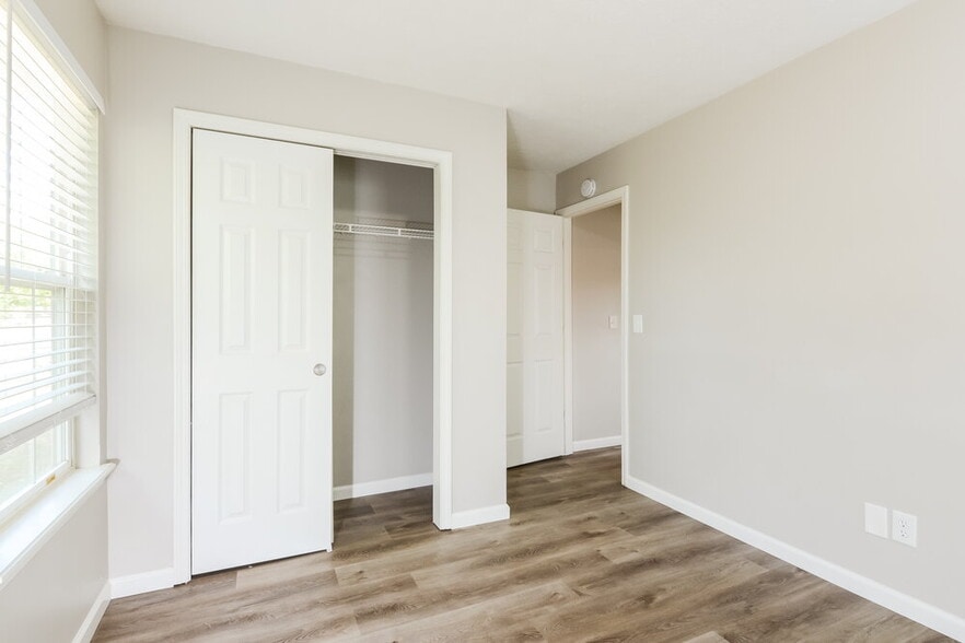 Building Photo - 5724 Blackley Ln