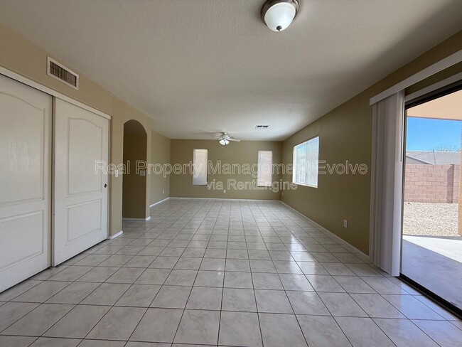 Building Photo - 12539 W Medlock Dr