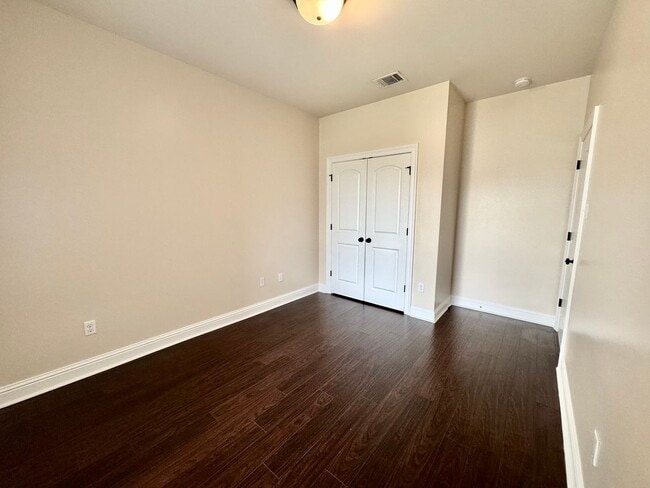 Building Photo - 4 Bedroom House Located in Prairieville with Spacious Rooms and a Large Backyard