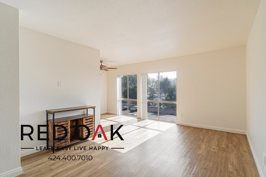 Primary Photo - 17830 Sherman Way