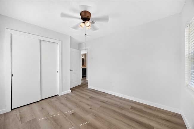 Building Photo - 1202 Dogwood Dr