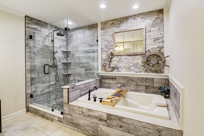 Building Photo - 4 Shadowlawn Dr