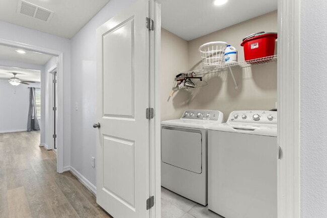 Building Photo - NEWLY UPGRADED Town Home For Rent in Touchstone!