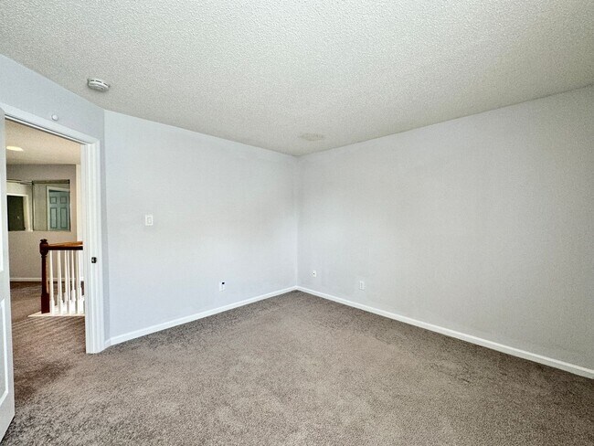 Building Photo - 4-Bedroom Home Castleton Ready 07-16-26! A Pet-Friendly Home - All Appliances - Fenced Yard - Exc...