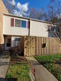 Building Photo - 220 Elizabeth St